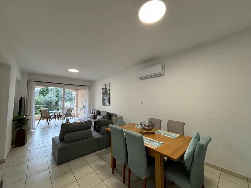Cozy Apartment In Paphos Beautiful Complex ภายนอก รูปภาพ