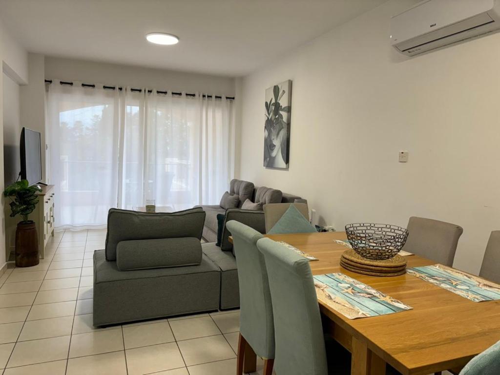 Cozy Apartment In Paphos Beautiful Complex ภายนอก รูปภาพ